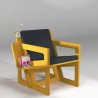Fauteuil de lecture jaune avec étagère bibliothèque, réalisation sur mesure. Liseuse en option.