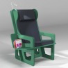 Fauteuil vert à oreilles, taillé sur mesure